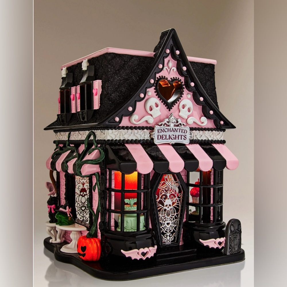 NIB B&BW…‼️READ FIRST Haunted Sweet Shop Candle Luminary LIMITED EDITION 2025